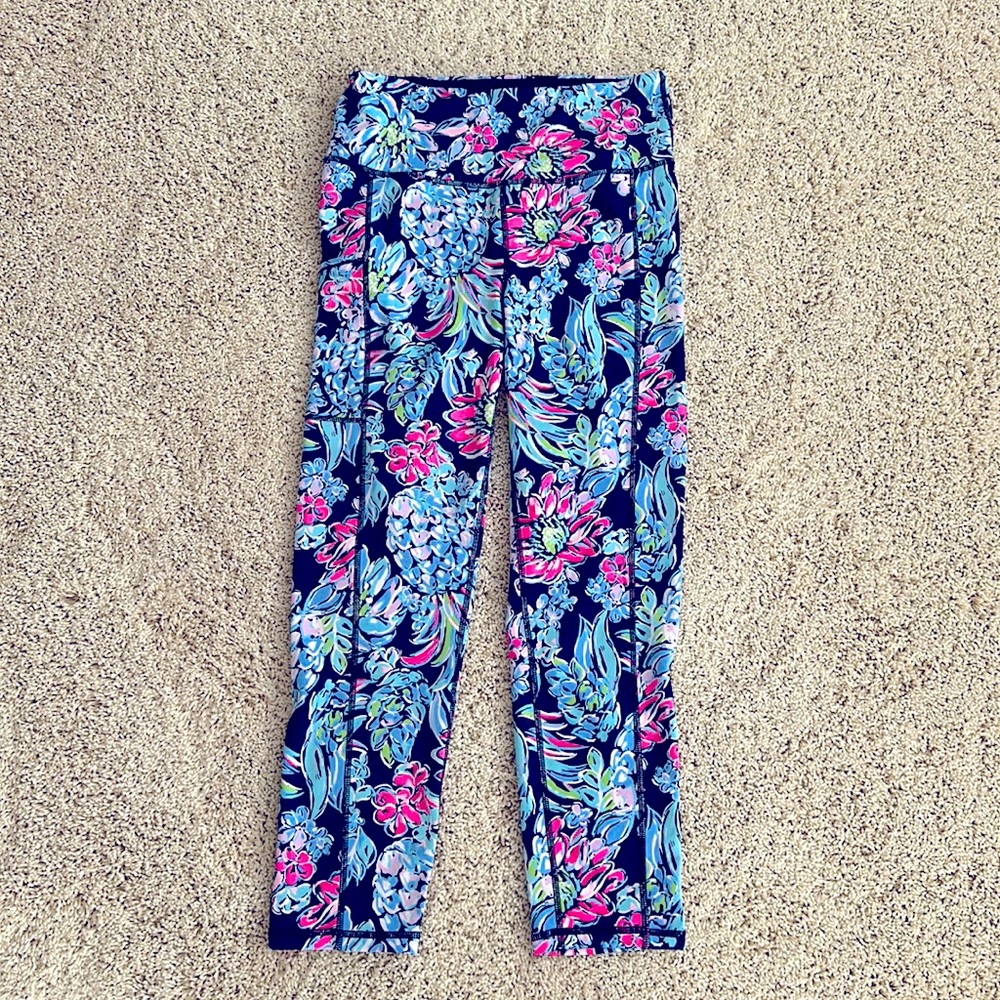 Lilly Pulitzer luxletic legging size M in excellent condition.